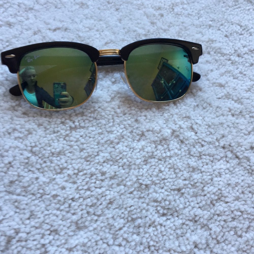 Ray Ban Sunglasses - Picture 2 of 3